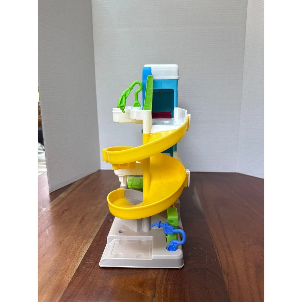 Fisher Price Little People Helpful Neighbors Garage Playset Blue Yellow GFT80